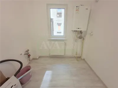 Apartament 3 camere, etaj 1, nemobilat, cu centrala, zona Bazinul de Inot - foto 5