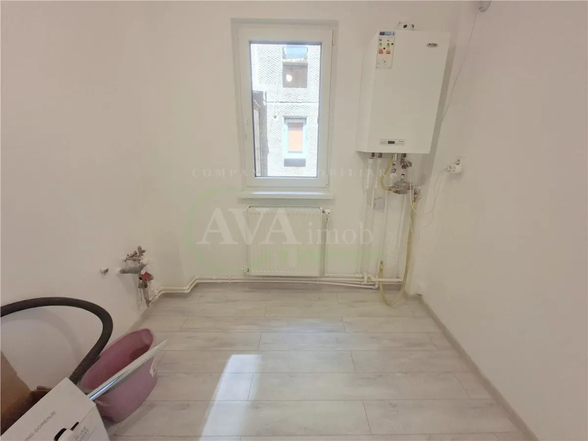 Apartament 3 camere, etaj 1, nemobilat, cu centrala, zona Bazinul de Inot - foto 5