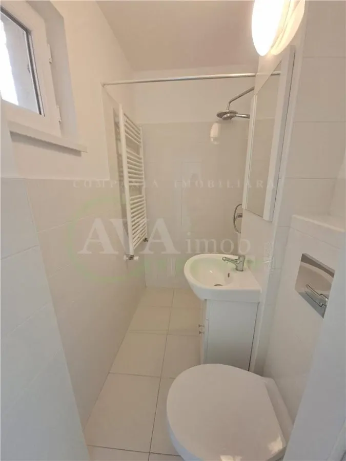 Apartament 3 camere, etaj 1, nemobilat, cu centrala, zona Bazinul de Inot - foto 6
