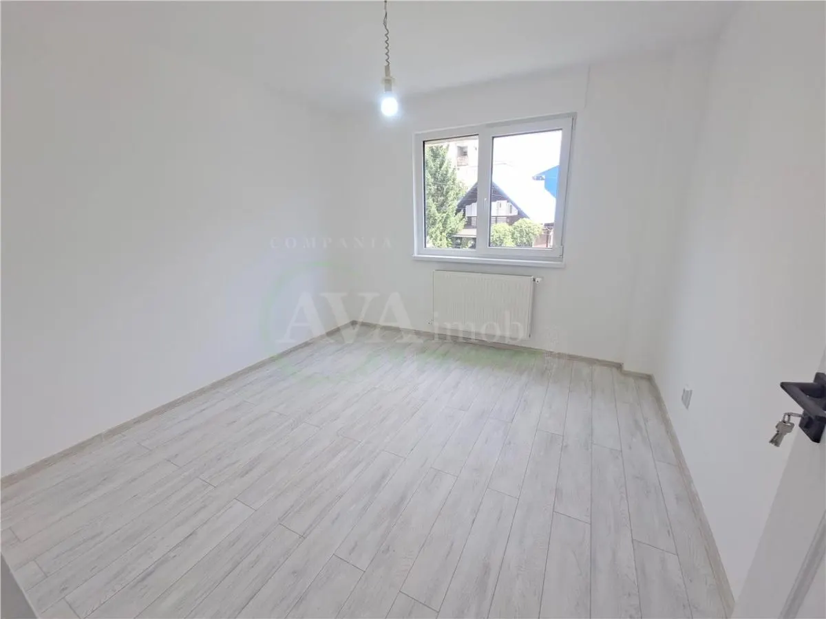 Apartament 3 camere, etaj 1, nemobilat, cu centrala, zona Bazinul de Inot - foto 9