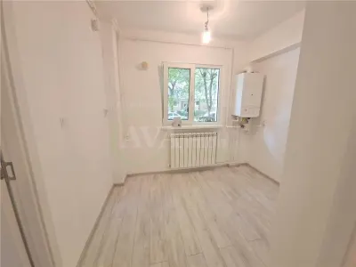 Garsoniera confort 1, renovata, parter, zona Energiei - Bacau