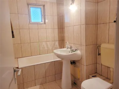 Apartament 3 camere semidecomandate, zona Mioritei - foto 12
