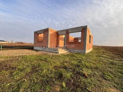 Casa noua la rosu - Tarian – Girisu de Cris - Teren 560 mp - foto 3