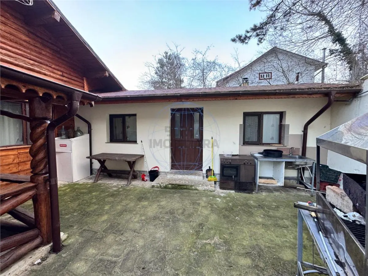 Casa spatioasa, ideala pentru locuinta sau afacere – 1500 mp teren, situata pe drumul principal  Vrancea -- Brasov - foto 14