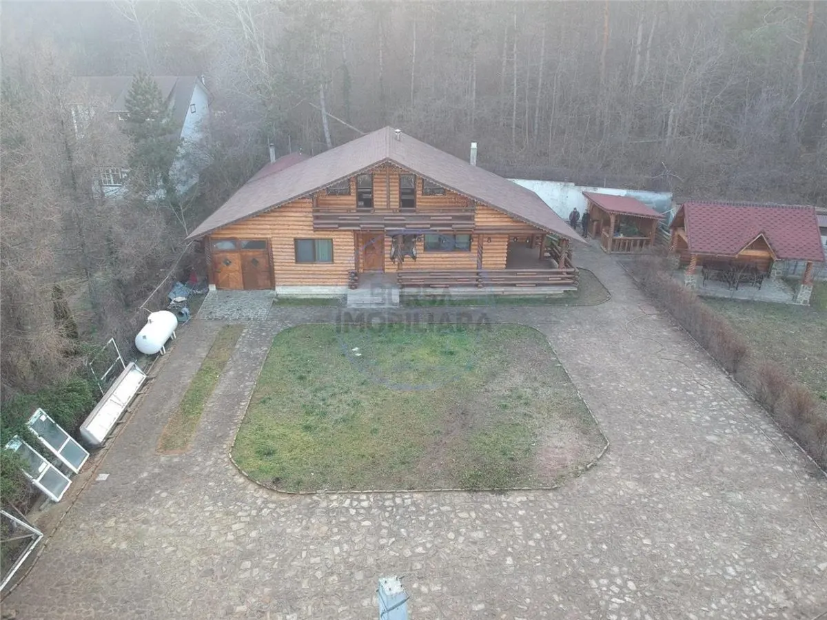 Casa spatioasa, ideala pentru locuinta sau afacere – 1500 mp teren, situata pe drumul principal  Vrancea -- Brasov - foto 7