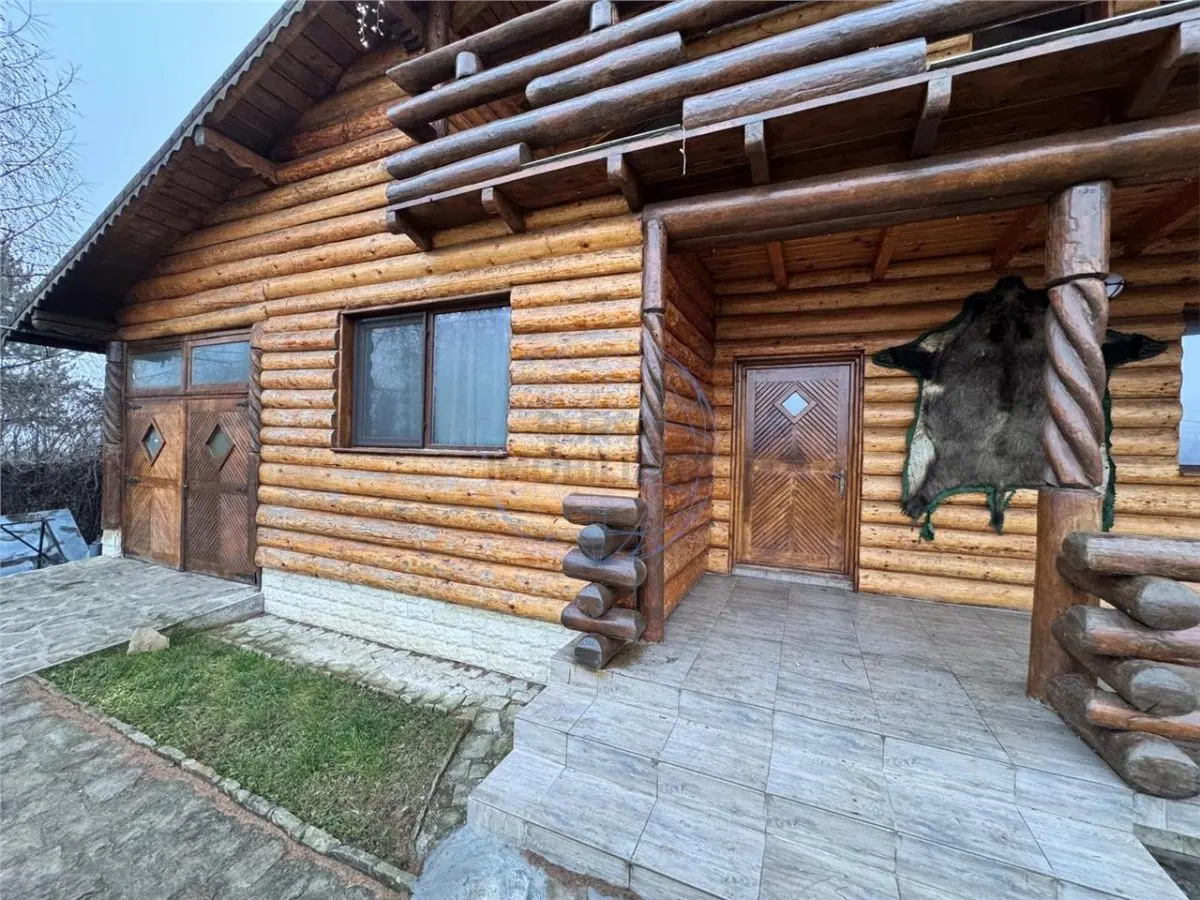 Casa spatioasa, ideala pentru locuinta sau afacere – 1500 mp teren, situata pe drumul principal  Vrancea -- Brasov - foto 8
