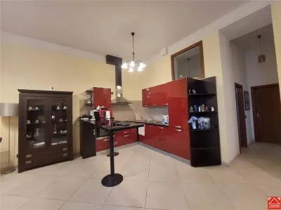 PRET REDUS! Apartament la cheie pe Bv. Revolutiei - foto 4