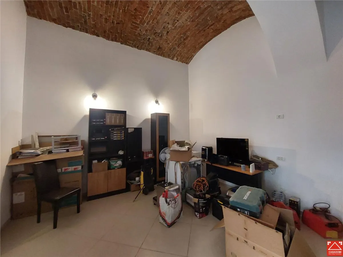 PRET REDUS! Apartament ultracentral, pentru locuit sau birou - foto 5