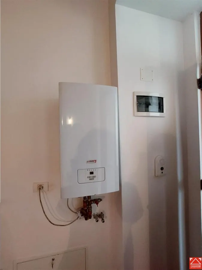 PRET REDUS! Apartament ultracentral, pentru locuit sau birou - foto 6