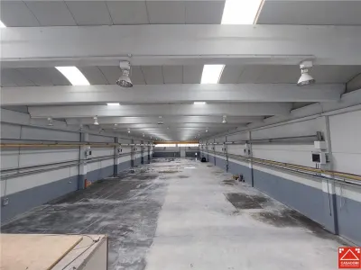 Hala cu pod rulant, de vanzare sau de inchiriat, in Zona Industriala de vest! - foto 2