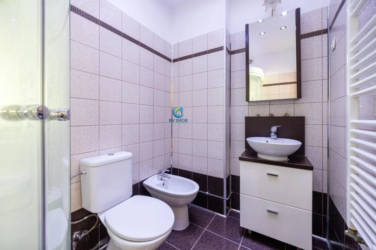 Vanzare apartament 3 camere in Vila pe Drumul de Poiana - foto 23