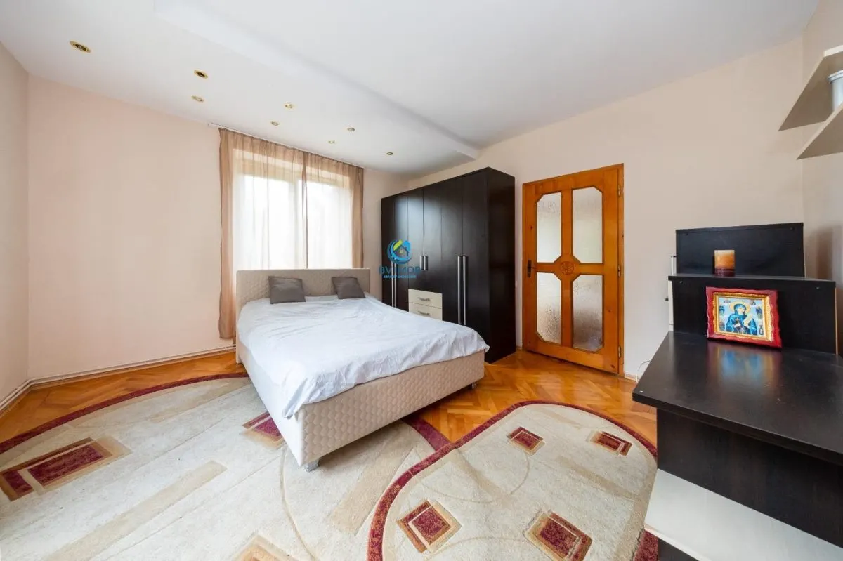 Vanzare apartament 3 camere in Vila pe Drumul de Poiana - foto 4