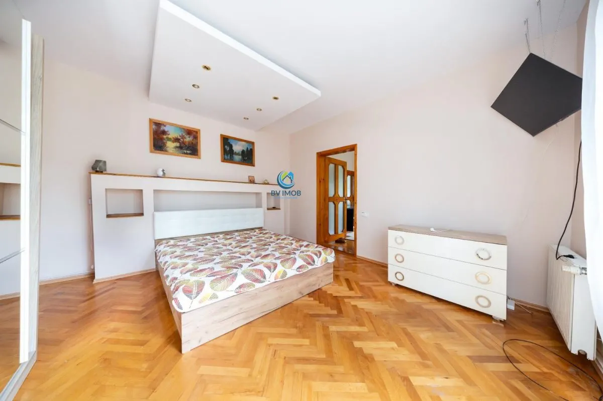 Vanzare apartament 3 camere in Vila pe Drumul de Poiana - foto 6