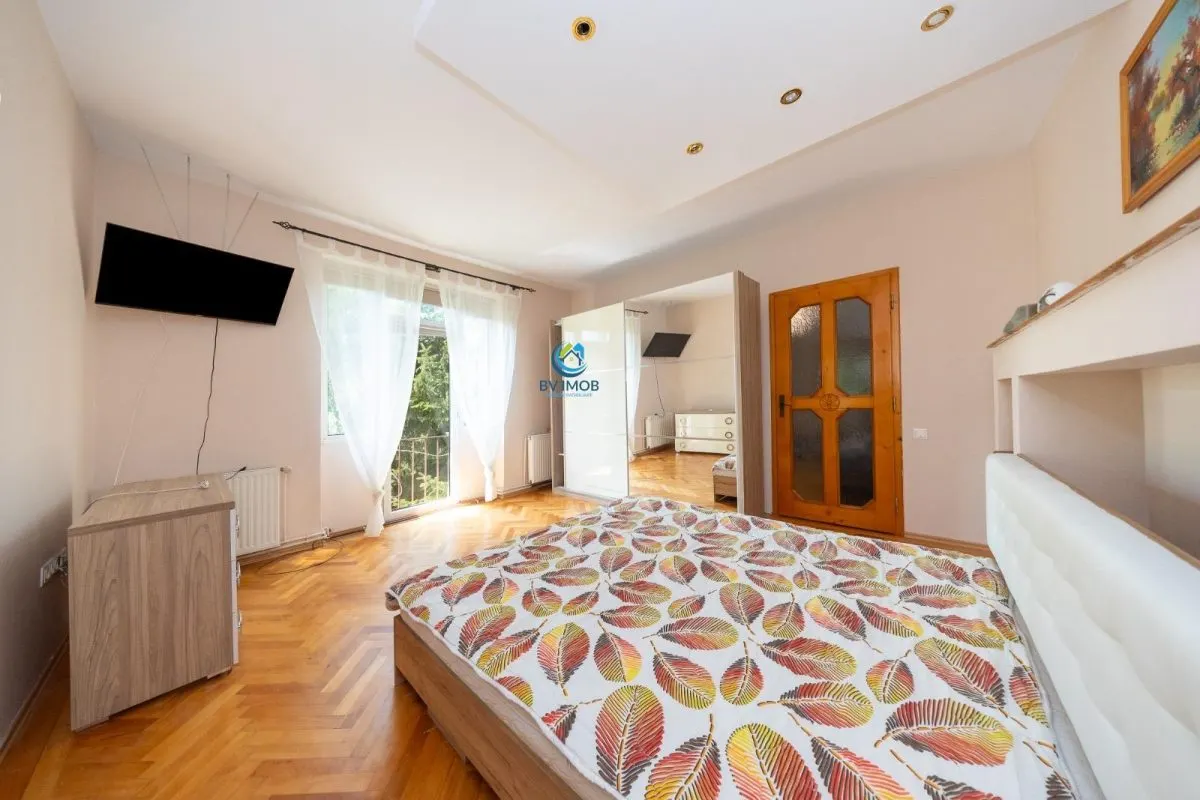 Vanzare apartament 3 camere in Vila pe Drumul de Poiana - foto 8
