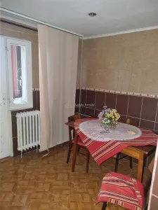 Apartament 3 cam, 2 bai , dcomandat  str Libertatii langa Piata - Alexandria
