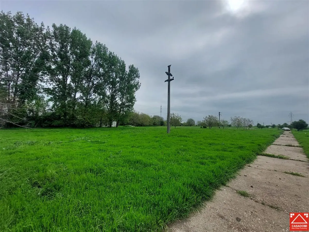 Teren intravilan cu potential multiplu! - foto 6