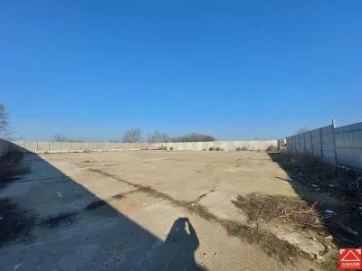 Teren ingradit si betonat, in apropiere de Aeroport - foto 8