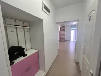 RESITA- CHIRIE, CABINET MEDICAL, SPATIU COMERCIAL SAU APARTAMENT LA CURTE; 2 cam, cf.1 Sporit Zona Universal - foto 14