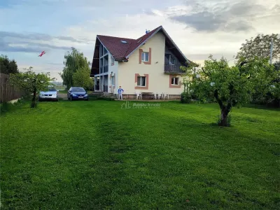 Casa 3 camere de inchiriat Via Solarino - Targoviste