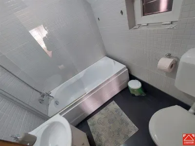 Casa cu 10 camere pentru pensiune sau locuit - foto 18