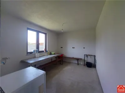 PRET REDUS!!! Casa parter cu pod mansardabil in Livada - foto 5