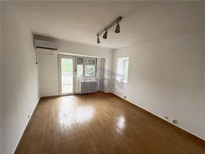 Splaiul Unirii vedere cheiul Dambovitei, 73 mp, nemobilat, pretabil firma - foto 2