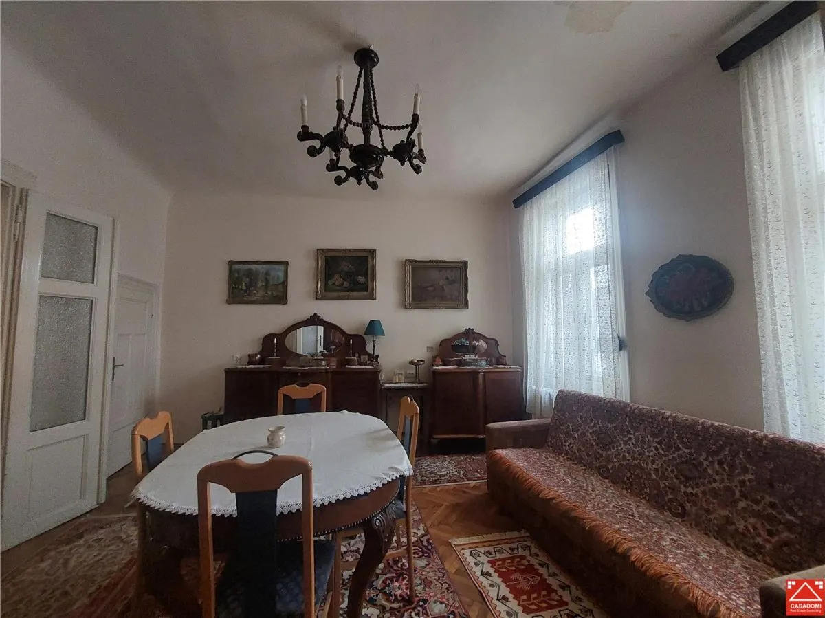 Apartament ultracentral cu curte privata - foto 4