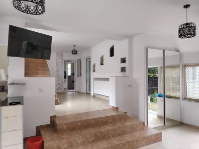 Casa 7 camere de vanzare/ inchiriat Gimnaziului finisaje premium - foto 2