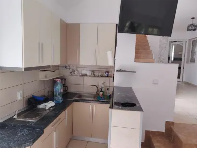 Casa 7 camere de vanzare/ inchiriat Gimnaziului finisaje premium - foto 3
