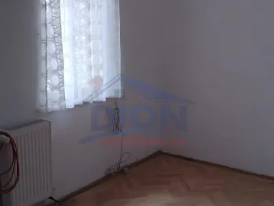 Proprietate interbelica in zona linistita, perfecta pentru investitie - foto 10
