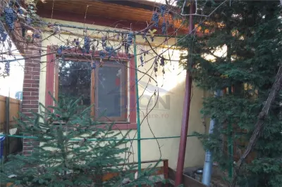 Strada linistita, casa cu garaj - foto 2