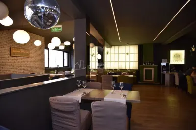 Vânzare Vila Spatiu Comercial-Zona Armenească - foto 3