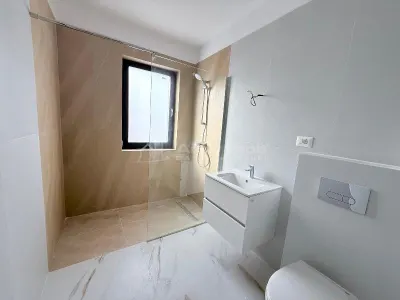 Vanzare -  Casa  - Vila - Prelungirea Ghencea - Dantelei -- 195000E tva inclus -  Comision 0! - foto 3