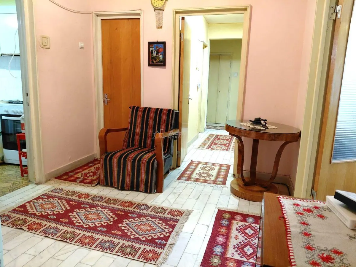 Apartament 4 Camere Etaj 1 cu garaj  si boxa Baia Mare Central - foto 4