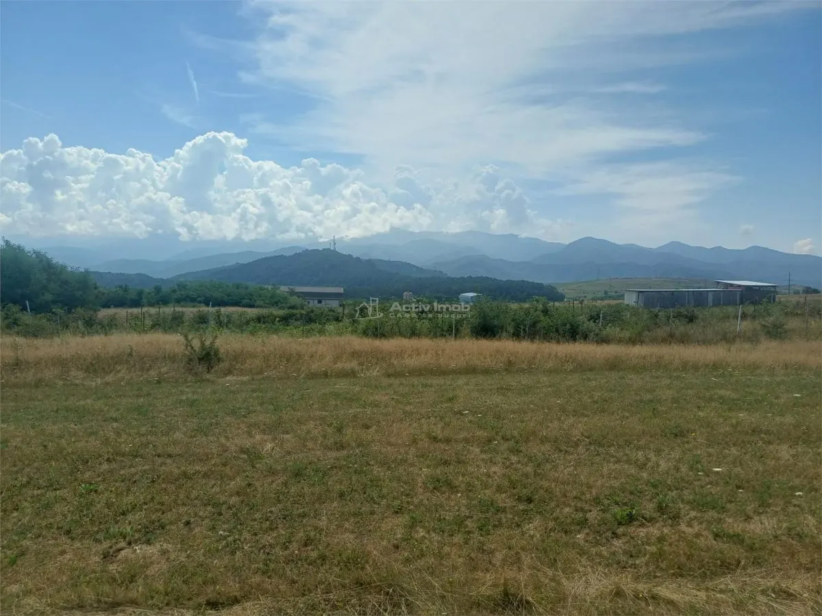 Teren intravilan de vanzare 1488 mp - foto 1