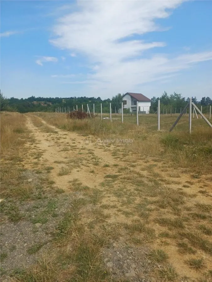 Teren intravilan de vanzare 1488 mp - foto 2