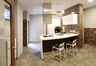 Apartament 5 camere, Piata  Victoriei pretabil pentru firma - Bucuresti