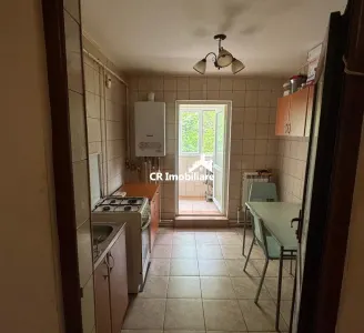 Apartament 3 camere, Chisinau centrala proprie - foto 2