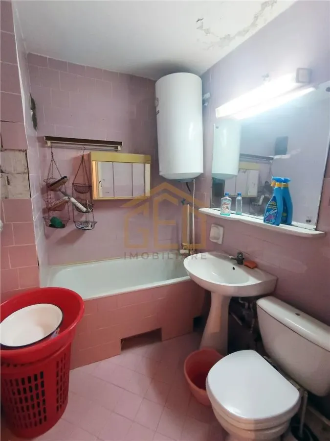 Apartament 3 camere etaj 2 in Moldova Noua - foto 5