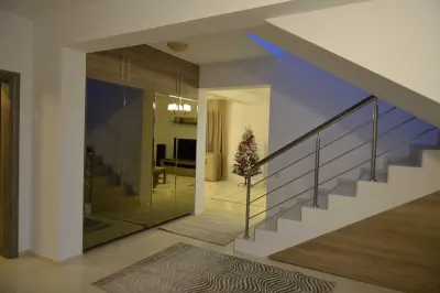 Vilă de lux cu 4 camere, 3 dormitoare cu băi proprii și curte privată – lângă Cartierul Felicity - Bucuresti