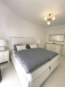 Apartament cu 3 camere si curte de vanzare - foto 12