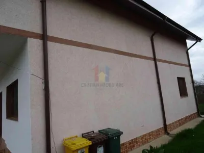 Vila P+1, constructie 2013, teren 700 mp, la 50Km de Braila - foto 5