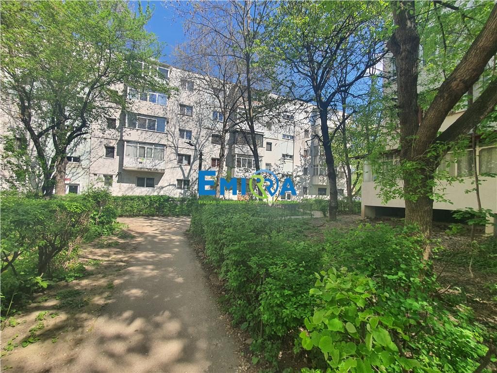 Apartament 3 camere decomandate de vanzare str. Republicii parter - Bacau