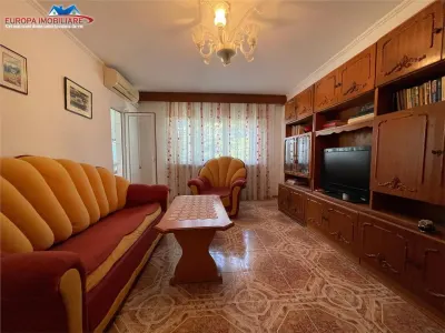 Apartament 3 camere de vanzare zona E3 -Tulcea - foto 2