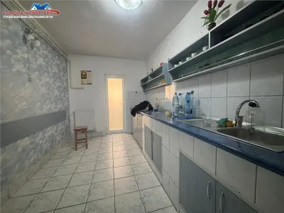 Apartament 3 camere de vanzare zona centrala Tulcea - foto 6