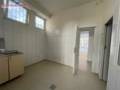 Spatiu de vanzare zona centrala -Tulcea - foto 3