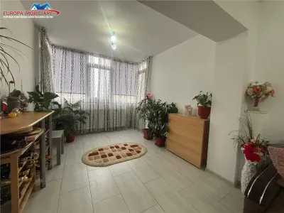 Apartament 4 camere de vanzare zona centrala Tulcea - foto 1