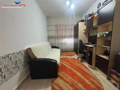 Apartament 4 camere de vanzare zona centrala Tulcea - foto 6