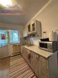 Apartament 4 camere transformat in 3 camere zona 23August -Tulcea - foto 7
