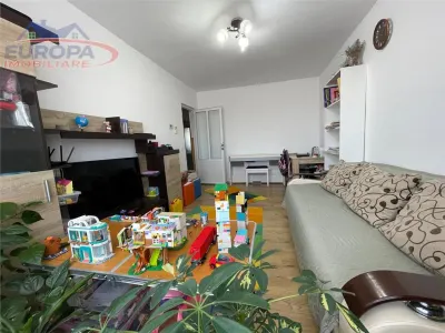Apartament 3 camere de vanzare zona centrala Tulcea - foto 2